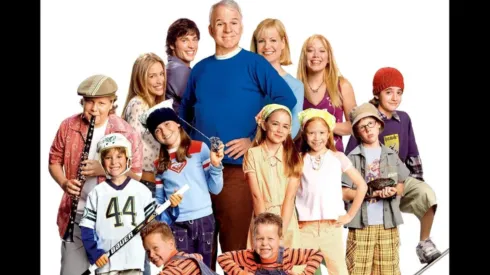 Steve Martin, Bonnie Hunt, Piper Perabo, Hilary Duff, Kevin G. Schmidt, Jacob Smith, Tom Welling, Liliana Mumy, Brent Kinsman, Shane Kinsman, Alyson Stoner, Morgan York, Blake Woodruff, and Forrest Landis in Cheaper by the Dozen (2003)