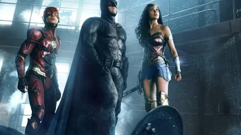 Ezra Miller, Ben Affleck y Gal Gadot en "Justice League" de 2017