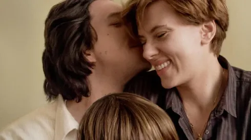 Adam Driver y Scarlett Johansson en Marriage Story
