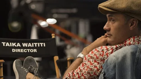 Taika Waititi en el set de Thor: Ragnarok