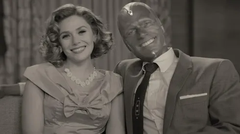 Elisabeth Olsen y Paul Bettany en WandaVision