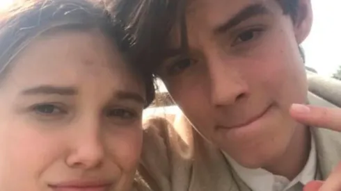 Incómodos: El live entre Millie Bobby Brown y Louis Partridge