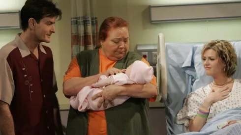 Murió Berta de Two And a Half Men: el mensaje de Charlie Sheen
