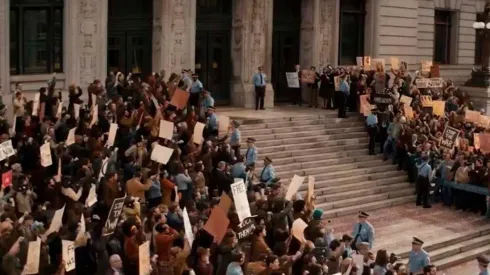 Piden el Óscar a mejor película para El Juicio de los 7 de Chicago de Netflix