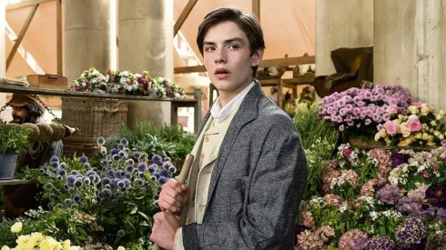 Louis Partridge reveló que después de Enola Holmes lo llaman como un personaje de Shrek