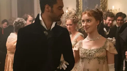 Comparan a Bidgerton con una parodia cómica de Gossip Girl