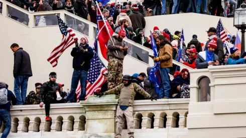Comparan los incidentes en el Capitolio de Estados Unidos con Joker, Batman, Game of Thrones, y más.