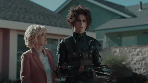 Timothée Chalamet es el hijo del Joven Manos de Tijera en un comercial del Super Bowl.