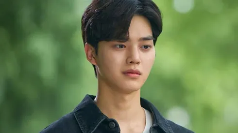 Song Kang en su papel de Hwan Sun - oh.