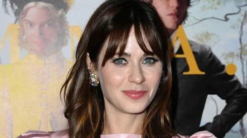 Zooey Deschanel cambió su histórico look y está irreconocible