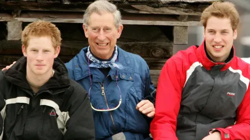 Los Príncipes Harry, Carlos y Guillermo.