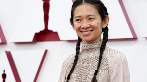 Chloé Zhao ganó el Óscar a mejor dirección.