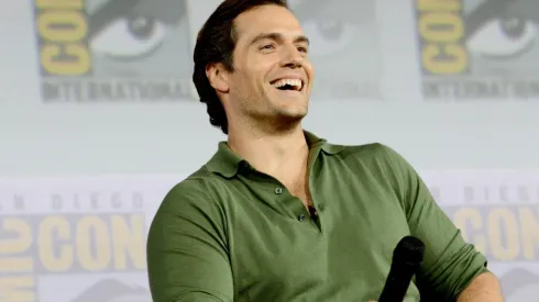 Henry Cavill cumple 38 años en pareja y amado por los fans.