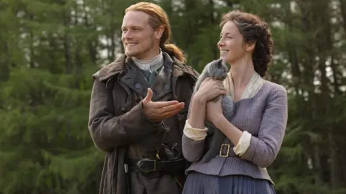 Catriona Balfe y Sam Heughan en el set.
