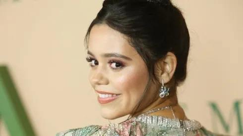 La actriz de You que será Merlina Addams en la serie de Tim Burton para Netflix.