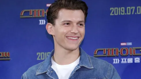 Tom Holland es furor en Twitter por un hilo viral de sus videos bailando desde niño.