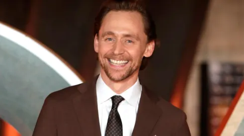 No fue gracias a Marvel: así se hizo famoso Tom Hiddleston.