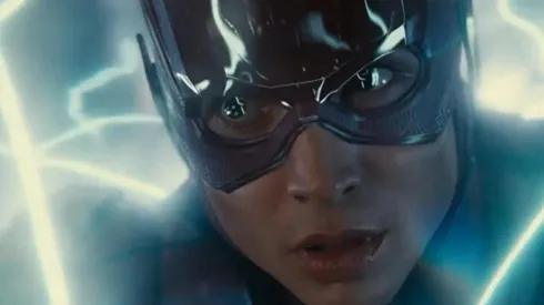 The Flash viaja en el tiempo.