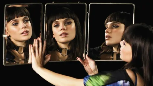 Martina Cariddi como Mencía