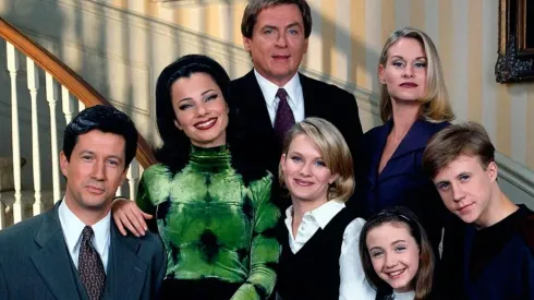 El sorpresivo conflicto en el elenco de La Niñera por un actor de Stranger Things