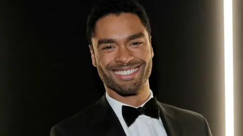 Regé-Jean Page se aleja cada vez más de Bridgerton: se confirmó su próximo proyecto.