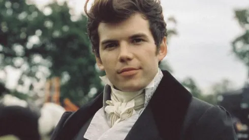 Luke Newton, intérprete de Colin Bridgerton.