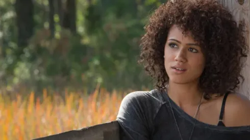 Nathalie Emmanuel nerviosa en Rápidos y Furiosos.