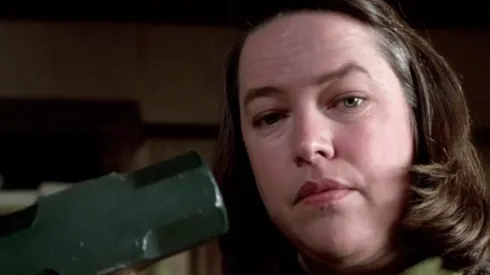 Kathy Bates y un personaje que traumó a toda una generación. (Foto: IMDB)