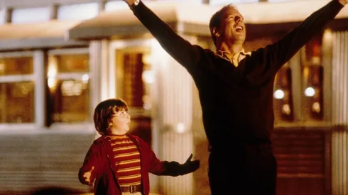 Spencer Breslin junto a Bruce Willis.