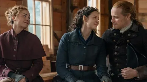 Sophie Skelton, Caitriona Balfe y Sam Heughan