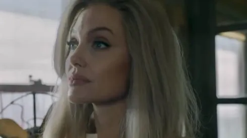 Angelina Jolie como Thena