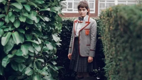 Emma Mackey como Maeve