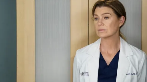 Ellen Pompeo protagoniza Grey's Anatomy.