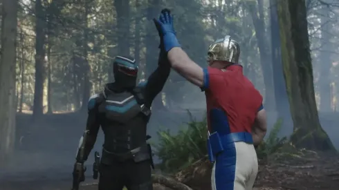 Peacemaker junto a Adrian Chase.