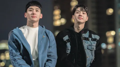 Los protagonistas de Love Alarm