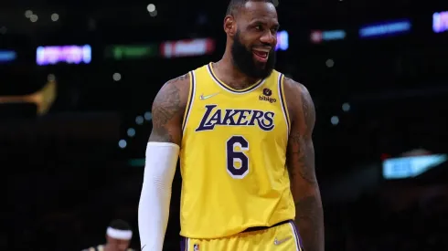 LeBron James juega actualmente en Los Angeles Lakers.