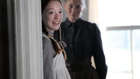 Amybeth McNulty como Anne