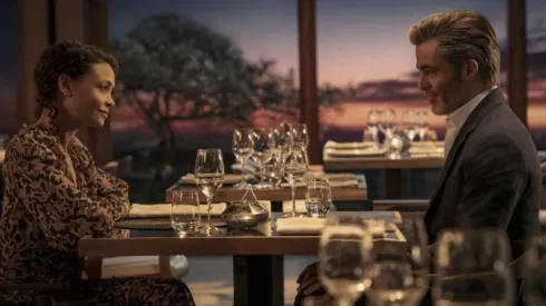 Thandie Newton y Chris Pine, los protagonistas de All the Old Knives