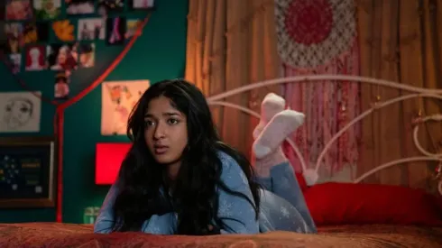 Maitreyi Ramakrishnan como Devi