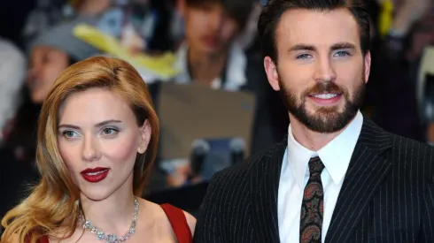 Scarlett Johansson y Chris Evans en una película nada que ver con Capitán América y Black Widow.