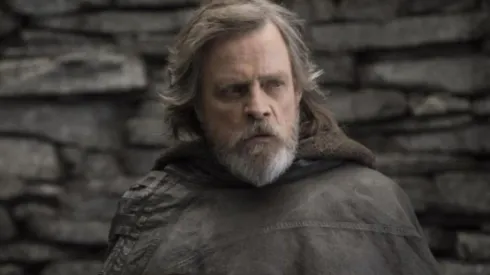 Luke Skywalker es interpretado por Mark Hamill.