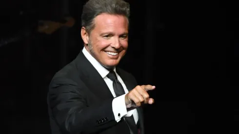 Luis Miguel reapareció con una nueva apariencia y en las redes aseguran que no es él.