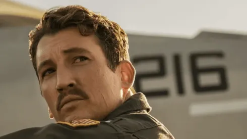 Miles Teller interpreta a Bradley Rooster Bradshaw en Top Gun: Maverick.