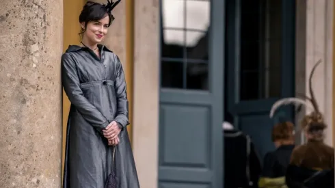 Dakota Johnson como Anne Elliot