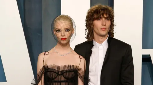 Anya Taylor Joy y Malcolm McRae.