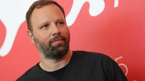 El director tiene 49 años.