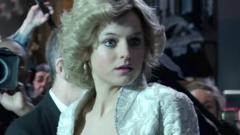 Emma Corrin como Lady Di