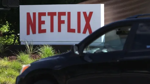 Netflix da marcha atrás: no cobrará un extra por compartir cuenta en otra casa.