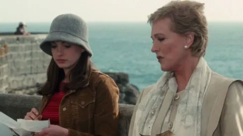 Anne Hathaway y Julie Andrews