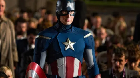 Chris Evans como Capitán América.